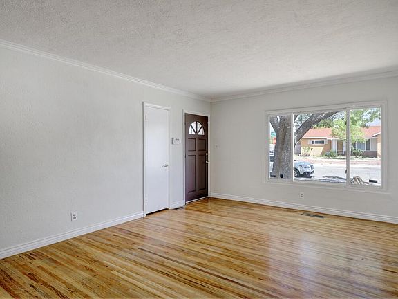 4th image of 2933 Ortiz Dr NE