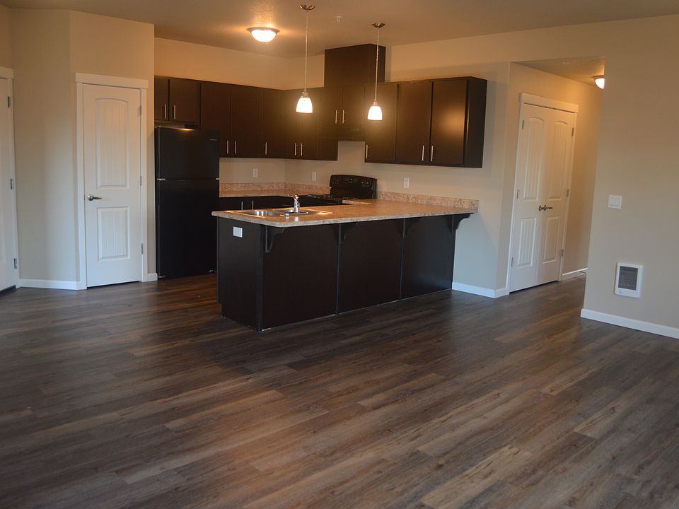 1st image of 1510 23rd St SE APT 305