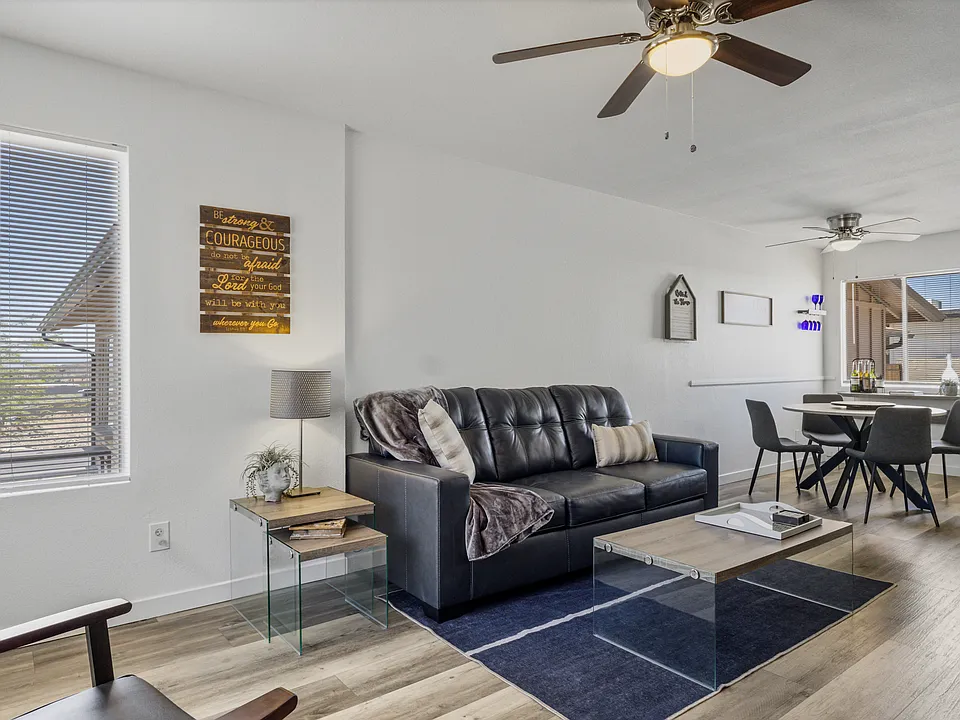 1502 W Shangri La Rd #2