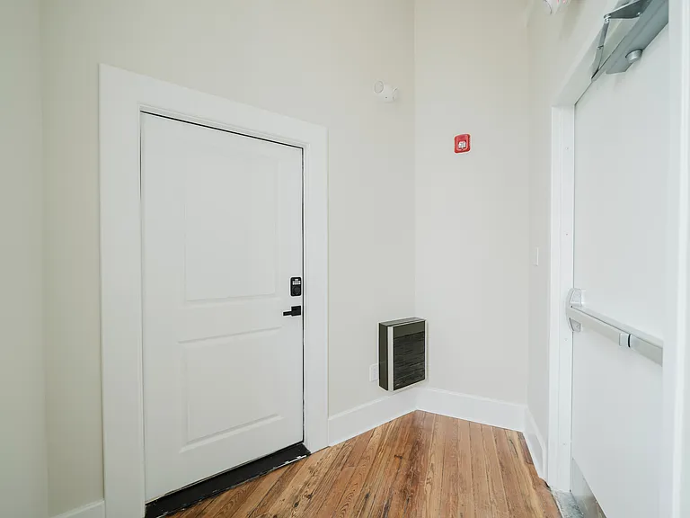 315 Cotton Ave #301 — Photo 7