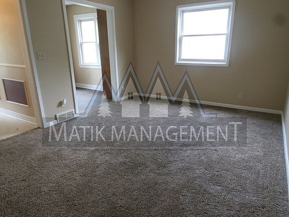 5th image of 16 9th Ave NE APT 1