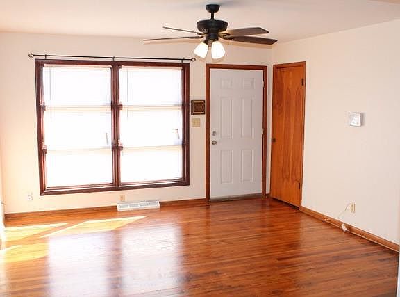 3rd image of 514 Sheridan Dr