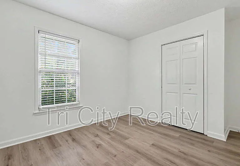 150 Chase Ct — Photo 25