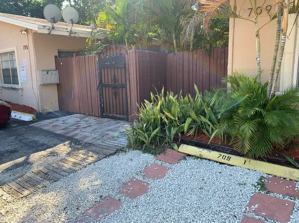 715 SW 14 Ave, 715 SW 14th Ave APT 1, Fort Lauderdale, FL 33312