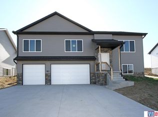 7100 NW 14th St, Lincoln, NE 68521