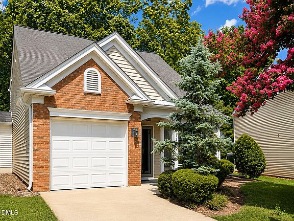 3rd image of 119 Chinabrook Ct
