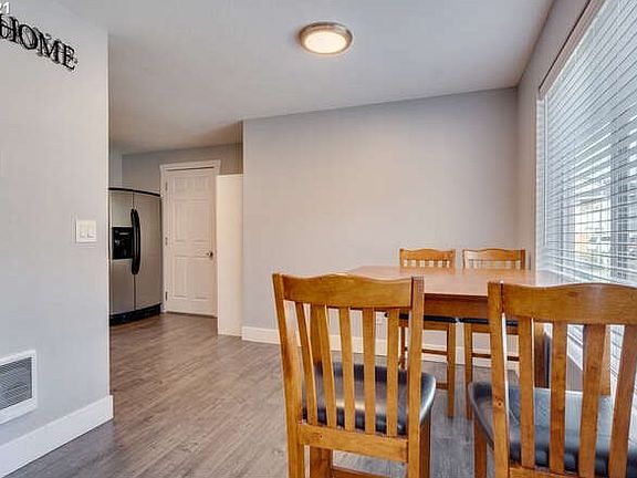 3rd image of 11123 NE 43rd Cir