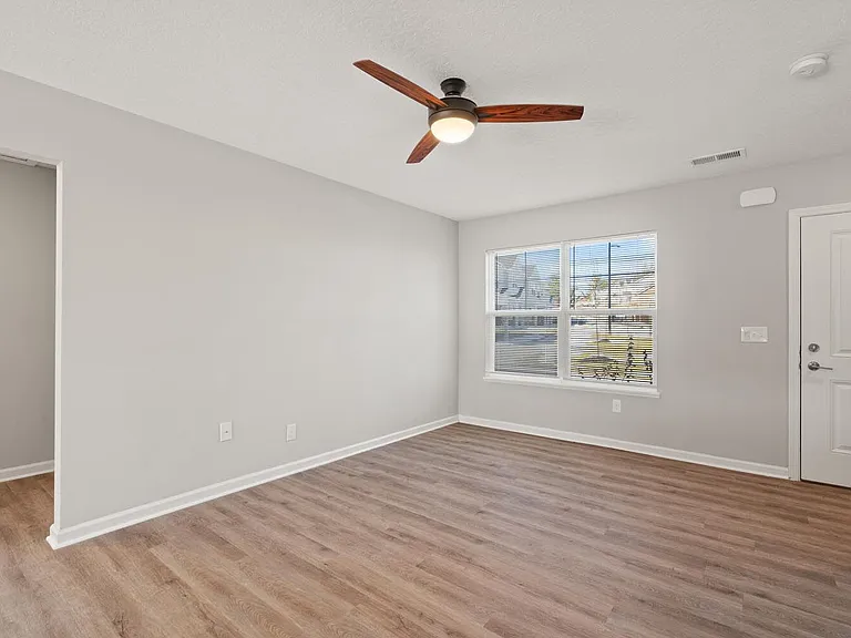Foxtail Pointe — Photo 29