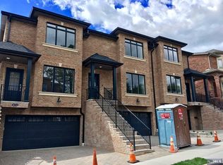 413C 8th St, Palisades Park, NJ 07650