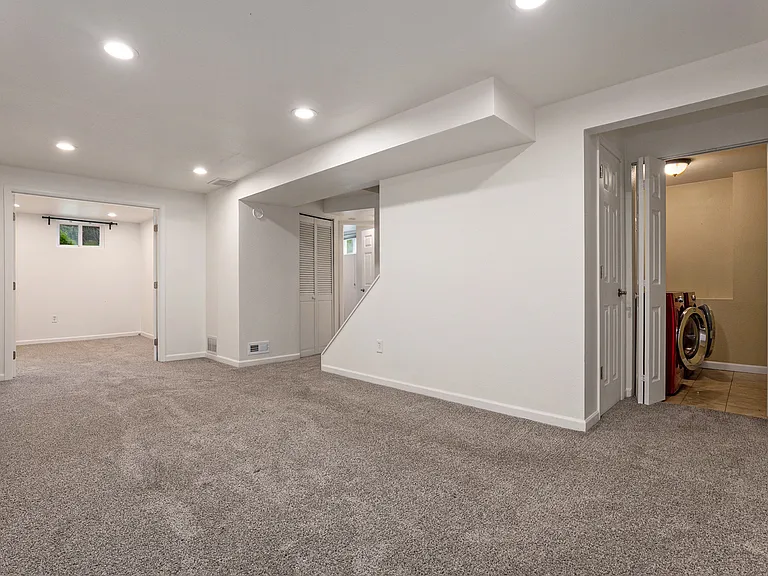 5620 Nebraska Way — Photo 9