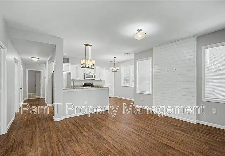 1202 E 37th St #A — Photo 17