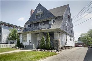 4th image of 813 S Park St