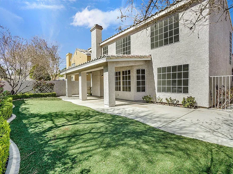 7705 Sea Wind Dr — Photo 23