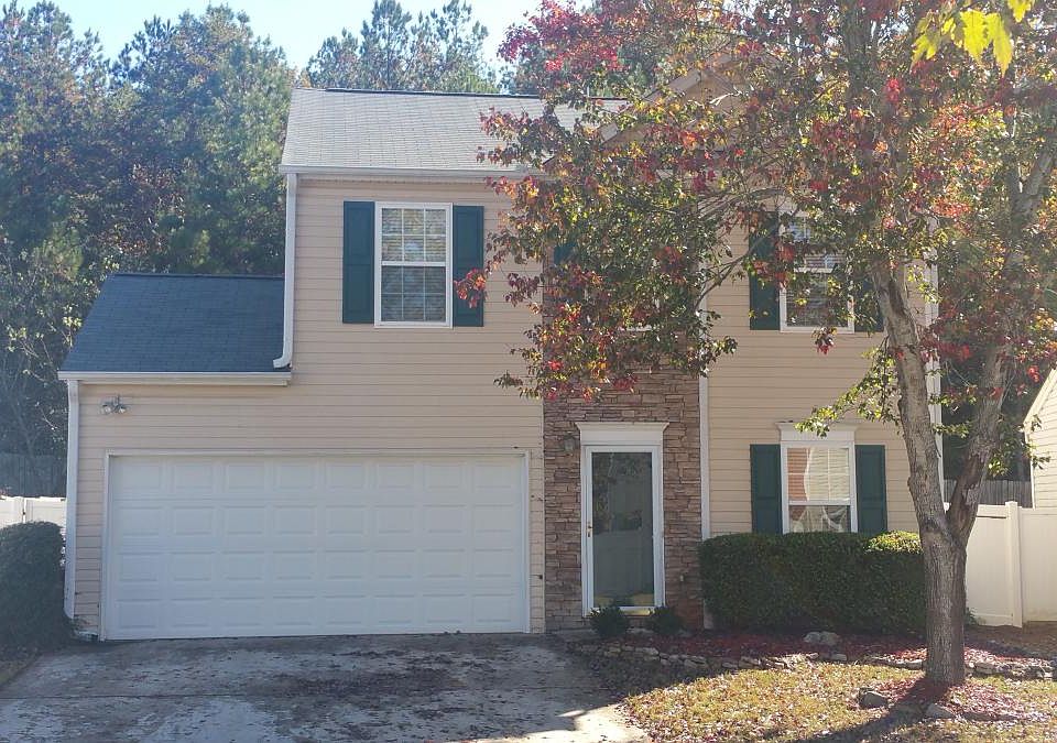 Front of Home and 2-car garage
