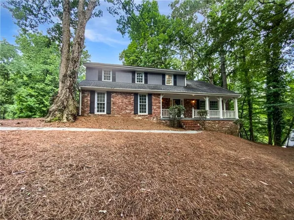 1215 Ridgefield Dr, Roswell, GA 30075
