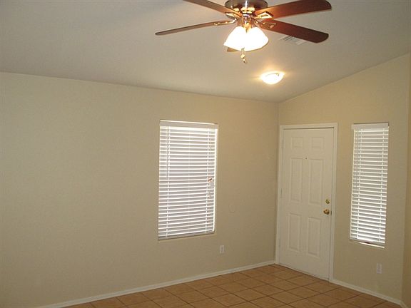 3rd image of 2209 W Saint Catherine Ave