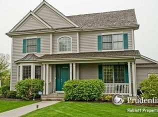 801 Carroll Rd, Lake Forest, IL 60045