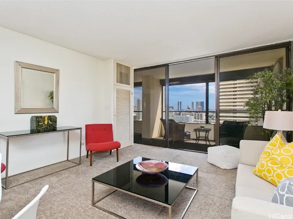 1717 Mott Smith Dr APT 914, Honolulu, HI 96822