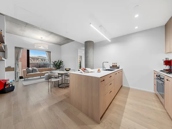 98 Front St #8J, Brooklyn, NY 11201