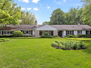 9 Rolling Ridge Rd, Northfield, IL 60093