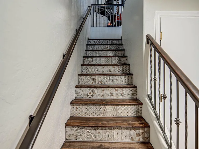 426 N Alder St — Photo 10