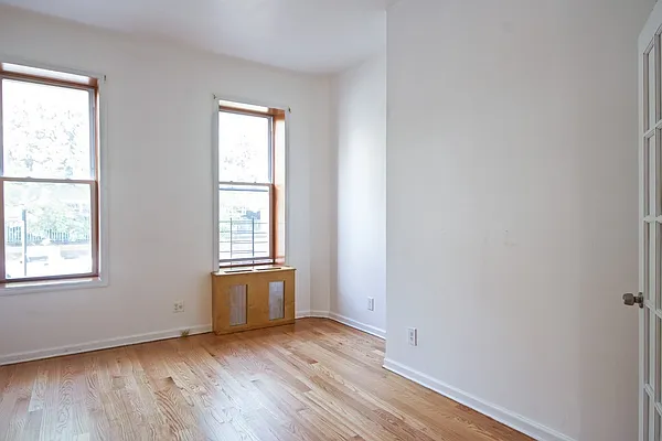 Rented by MNS | media 14