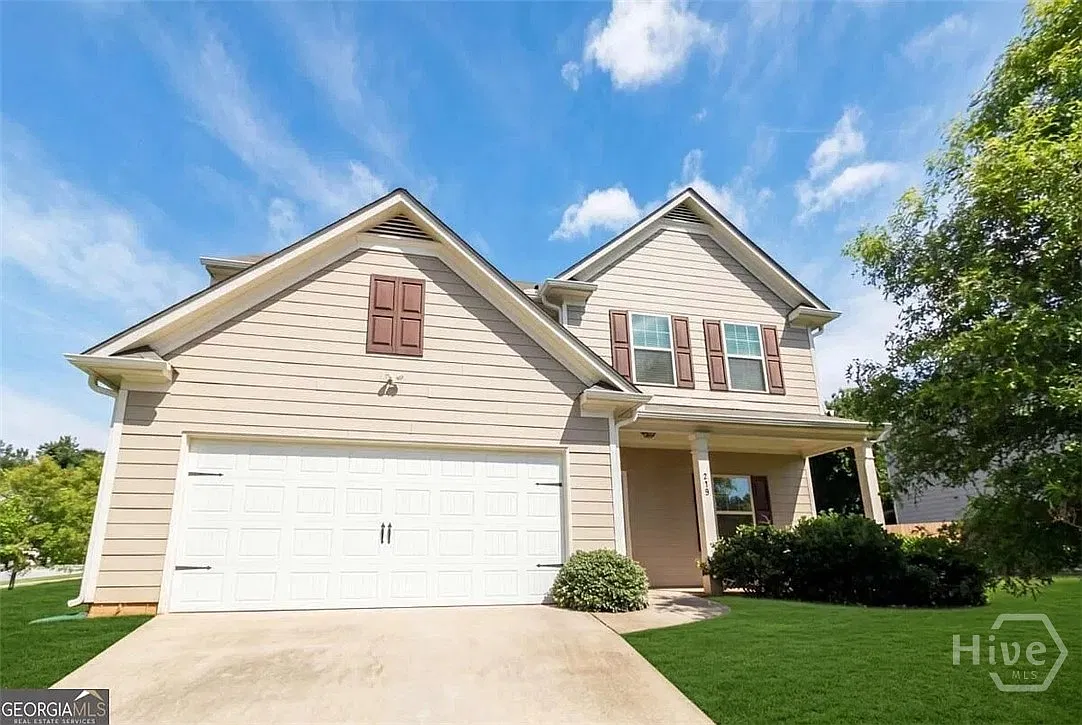 4 bed, 2.5 bath, 1889 sqft, $2,300 — Photo 2