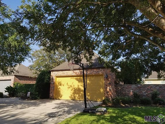 2nd image of 6070 Tezcuco Ct