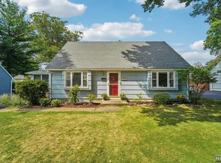107 Wood St, Wyckoff, NJ 07481