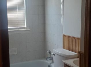 2 Boll St, Sloan, NY 14212