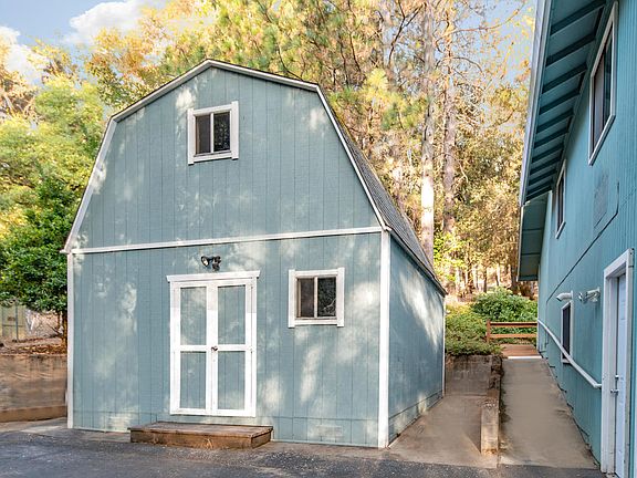 620 sq ft Shop with Loft