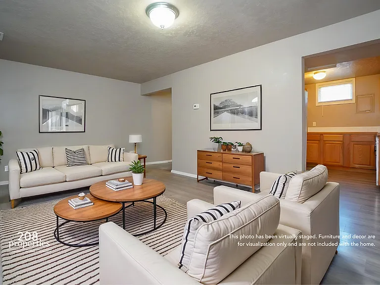2210 S Owyhee St — Photo 2