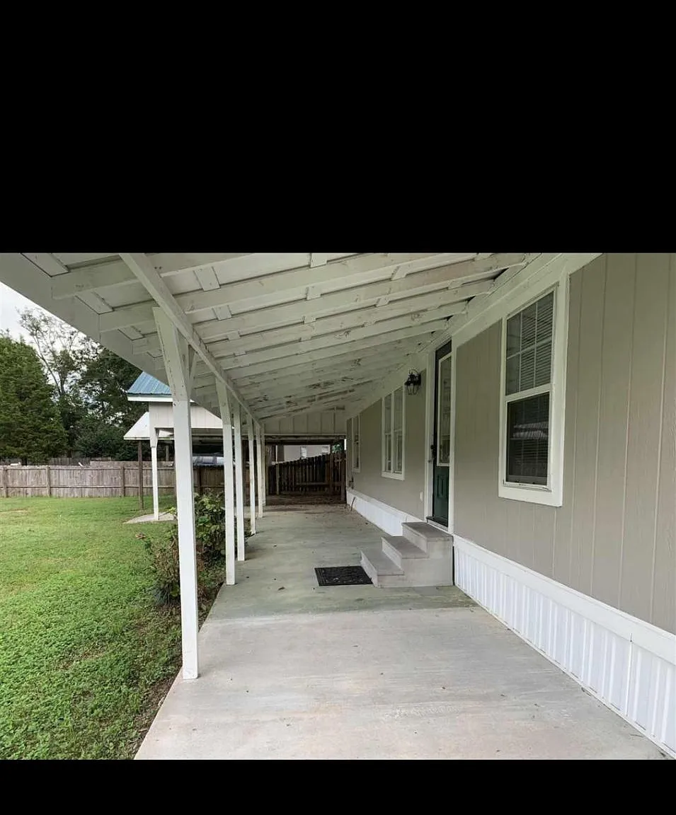 1000 Requin Ln — Photo 1