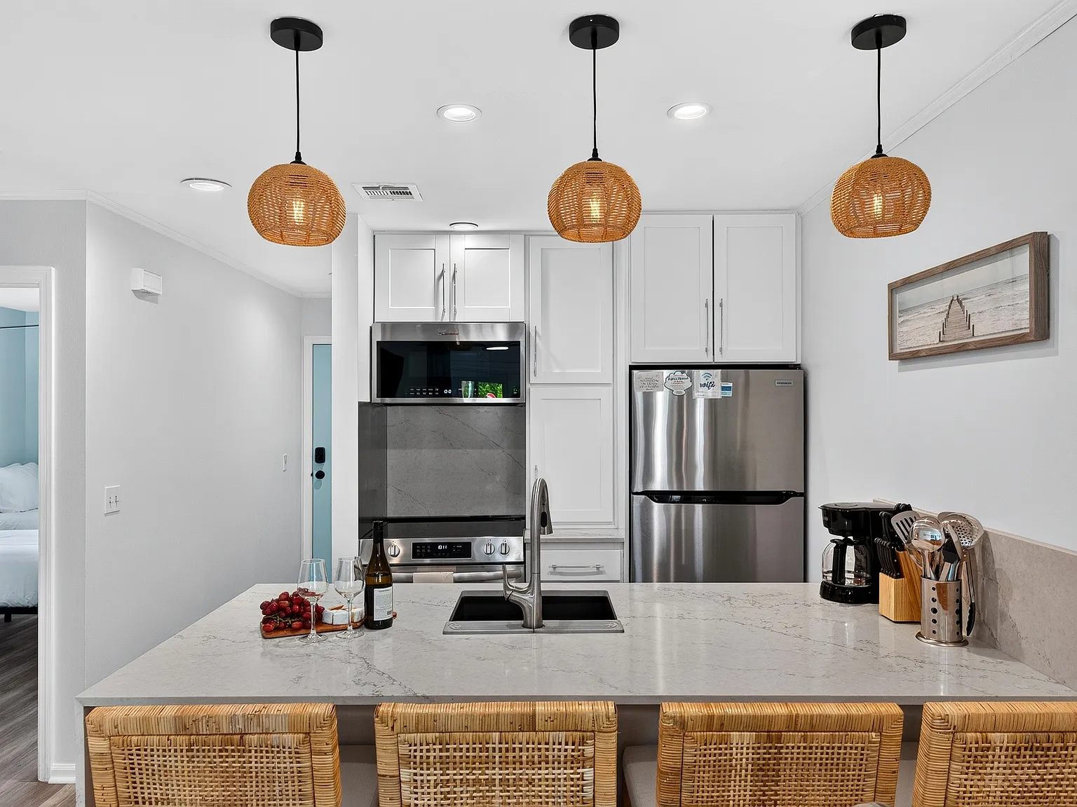 2 bed, 604 sqft, $4,000 — Photo 3