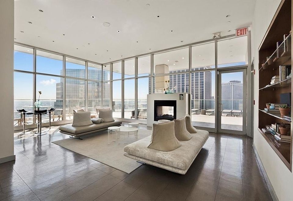 1st image of 75 Wall St APT 24C