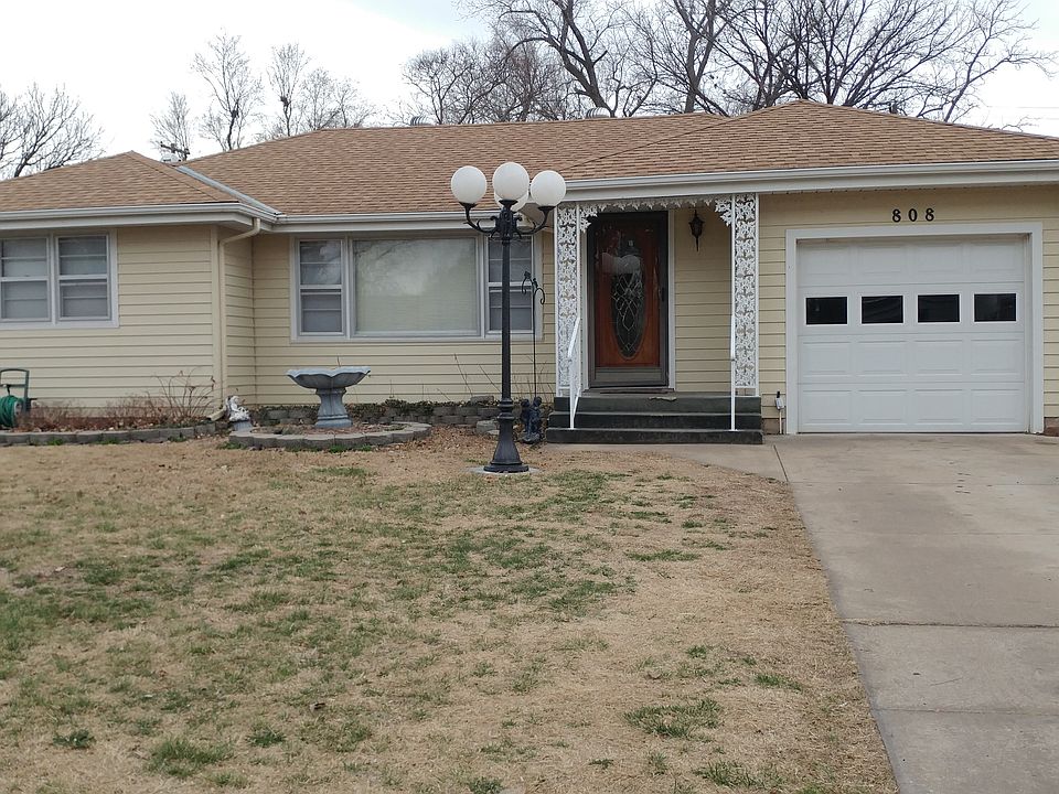 1st image of 808 E Kirwin Ave