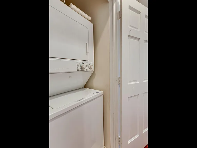 1105 Park Rd NW #5 — Photo 15