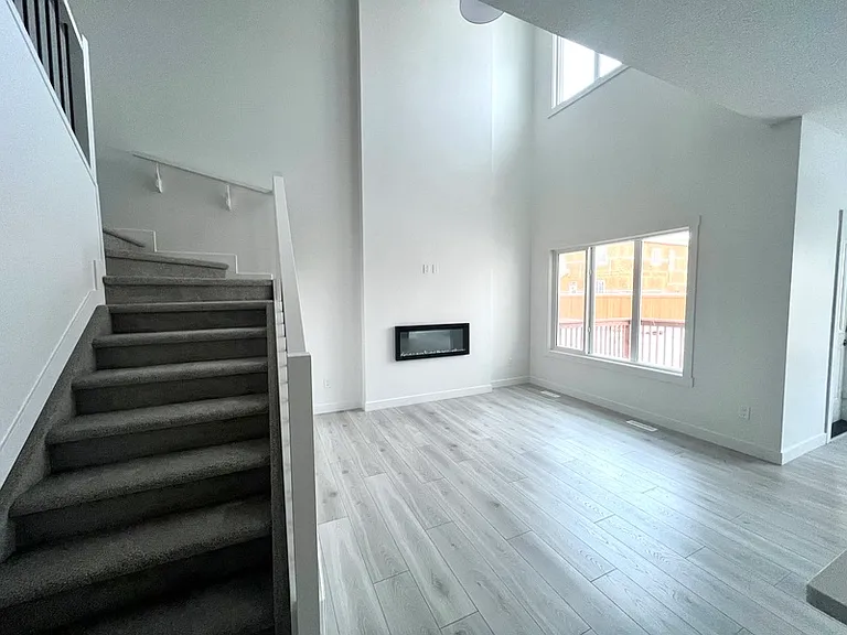 2113 209a St NW — Photo 40