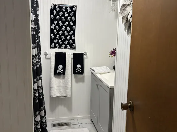 15447 Lakeshore Villa St, Tampa, FL 33613