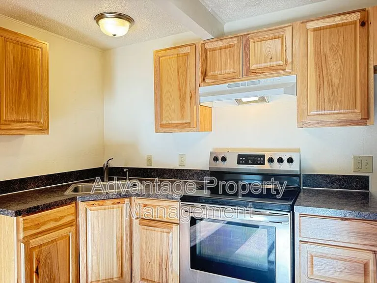 365 Jackson St W #3B — Photo 3