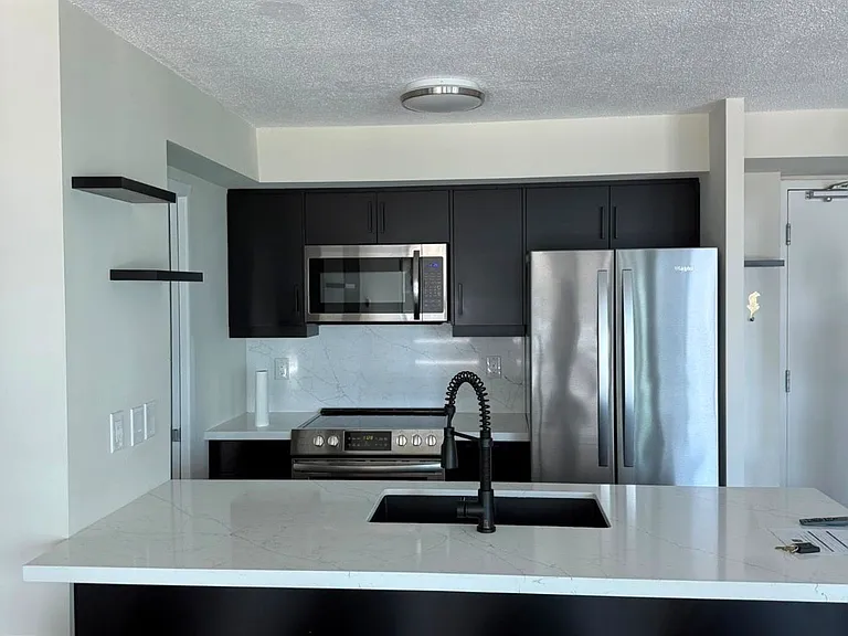 81 Navy Wharf Ct #2206 — Photo 1
