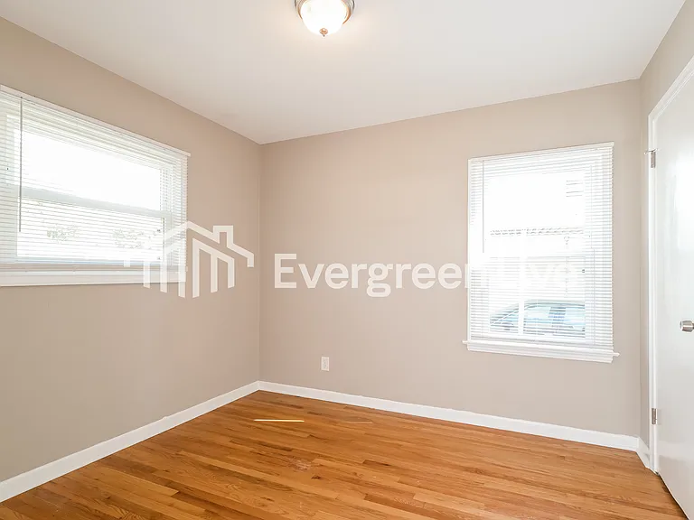 1140 Mullanphy Ln — Photo 10