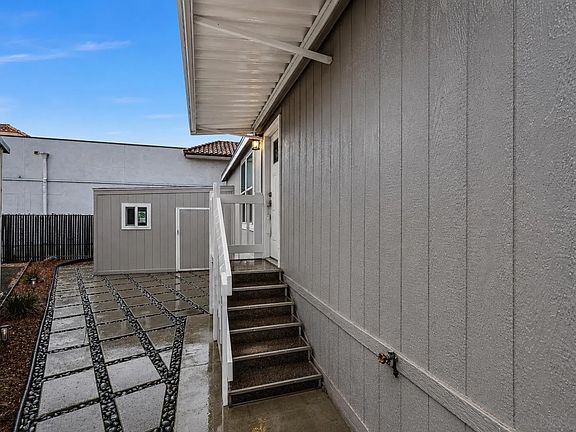 3rd image of 1174 E Main St Space 31