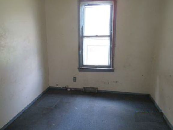 3rd image of 221 E 49th Ave