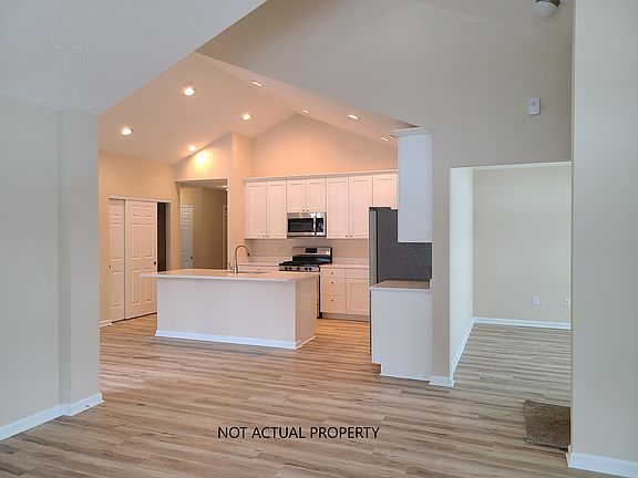 5th image of 704 Olde Creek Dr
