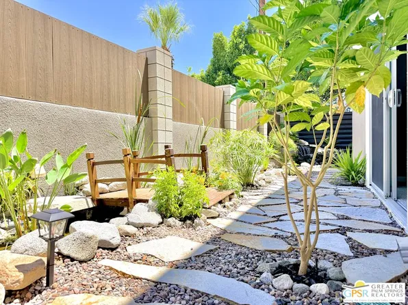588 E San Lorenzo Rd #105, Palm Springs, CA 92264