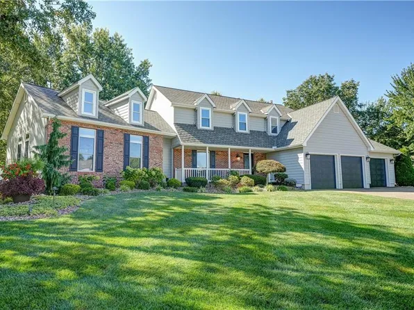 1501 E Sleepy Hollow Dr, Olathe, KS 66062