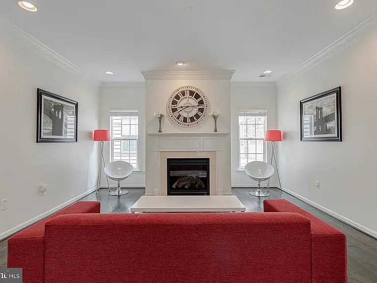 5964 Manorview Way — Photo 31