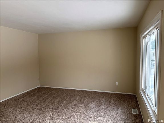 4th image of 4225 Baldwin Rd