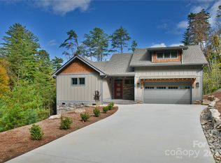 48 Crossings Cir, Fairview, NC 28730